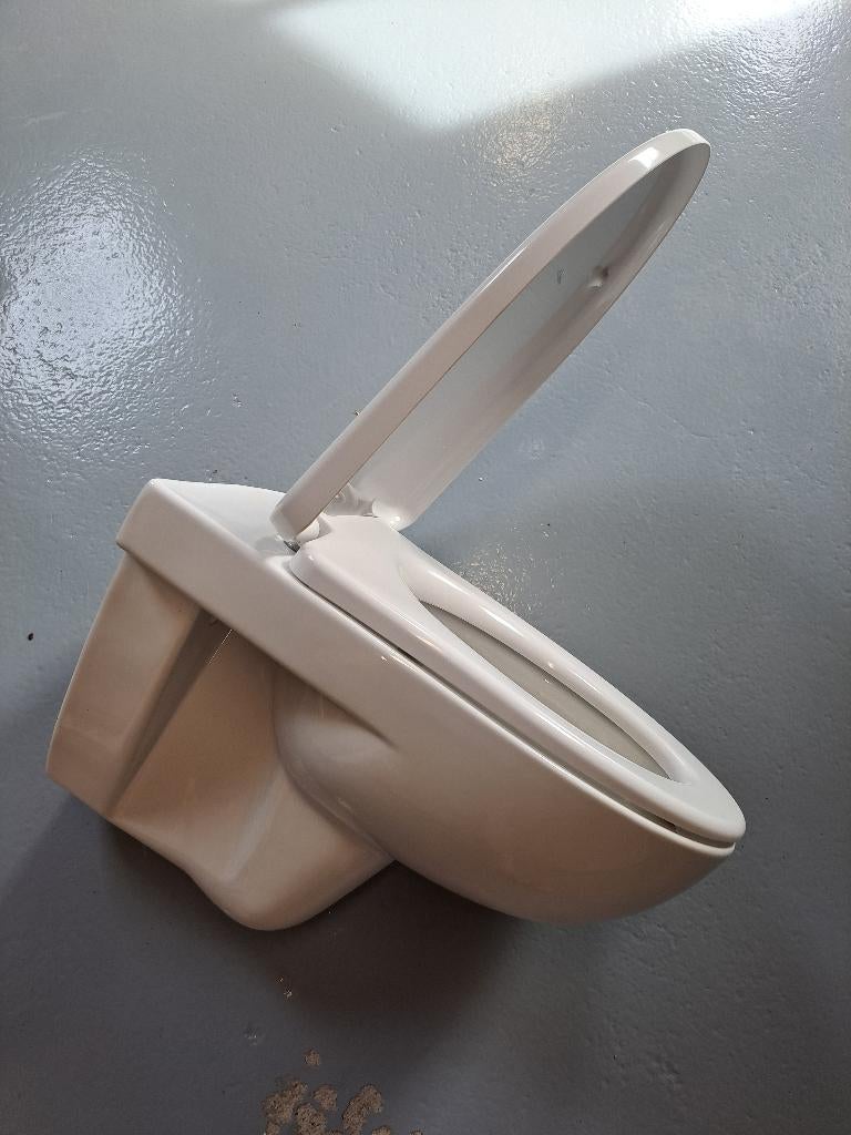 Toiletpot nieuw, Doe-het-zelf en Verbouw, Sanitair, Ophalen, Nieuw, Steen, Toilet
