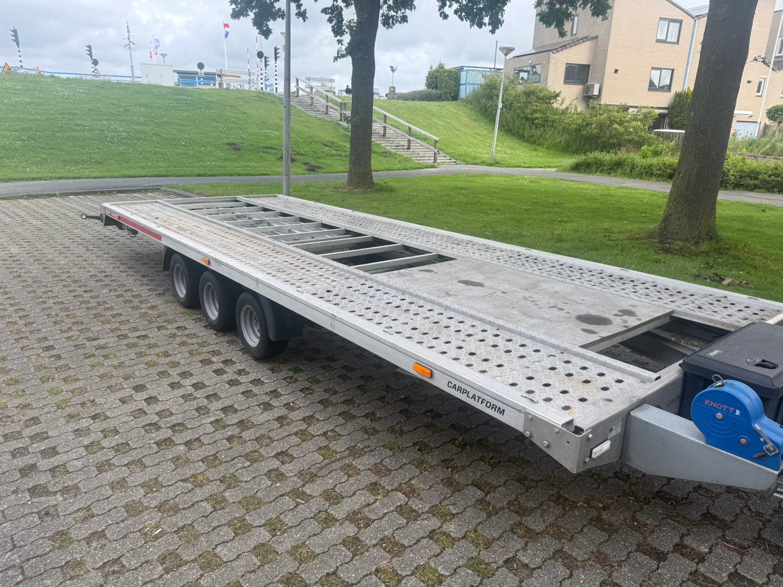 Autoambulance  laadvermogen 2863kg ! Oprijwagen aanhanger, Ophalen, Zo goed als nieuw