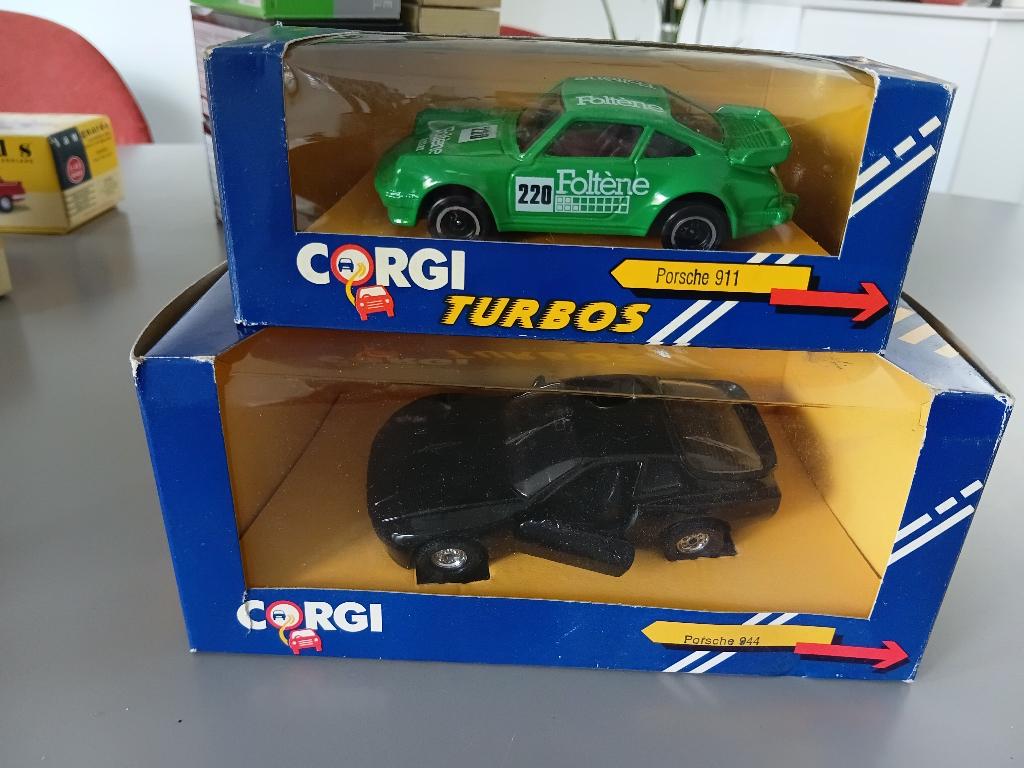 2 maal Corgi Porsche  911  en  944, Hobby en Vrije tijd, Modelauto's | 1:43, Ophalen of Verzenden, Zo goed als nieuw, Auto, Corgi