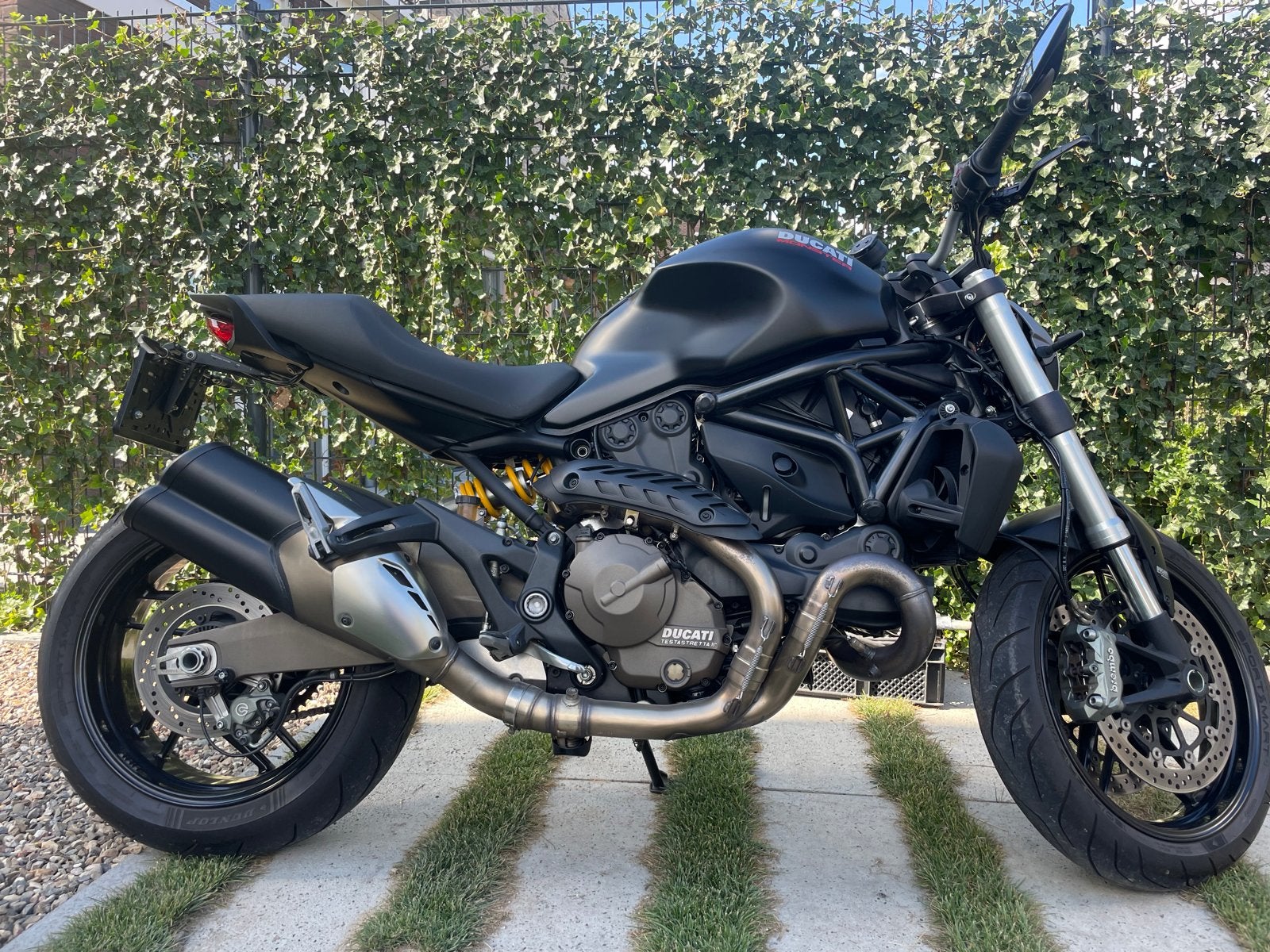 Ducati Monster 821 Stealth - Naked Bike (nieuw staat), 2 cilinders, Motorrijbewijs A, Gebruikt, Particulier
