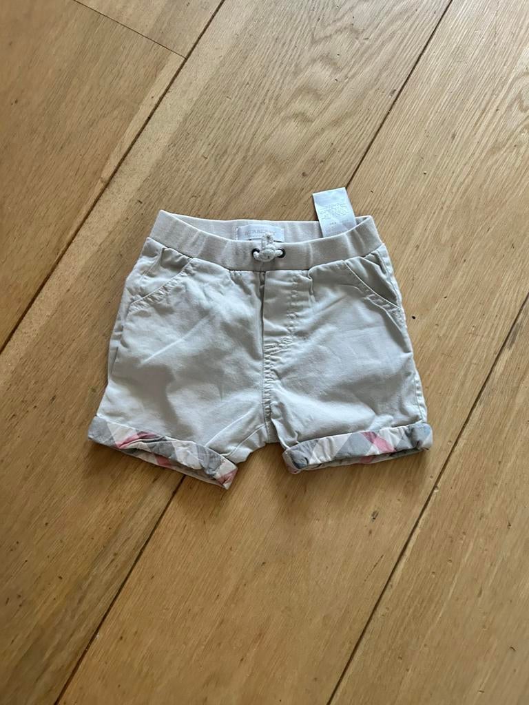 Geweldig mooi kort broekje Burberry beige maat 74, Ophalen of Verzenden, Zo goed als nieuw, Jongetje of Meisje, Broekje