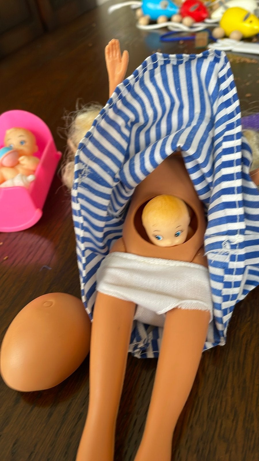 Zwangere Barbie pop met baby en accessoires, Kinderen en Baby's, Speelgoed | Poppen, Ophalen, Gebruikt, Barbie