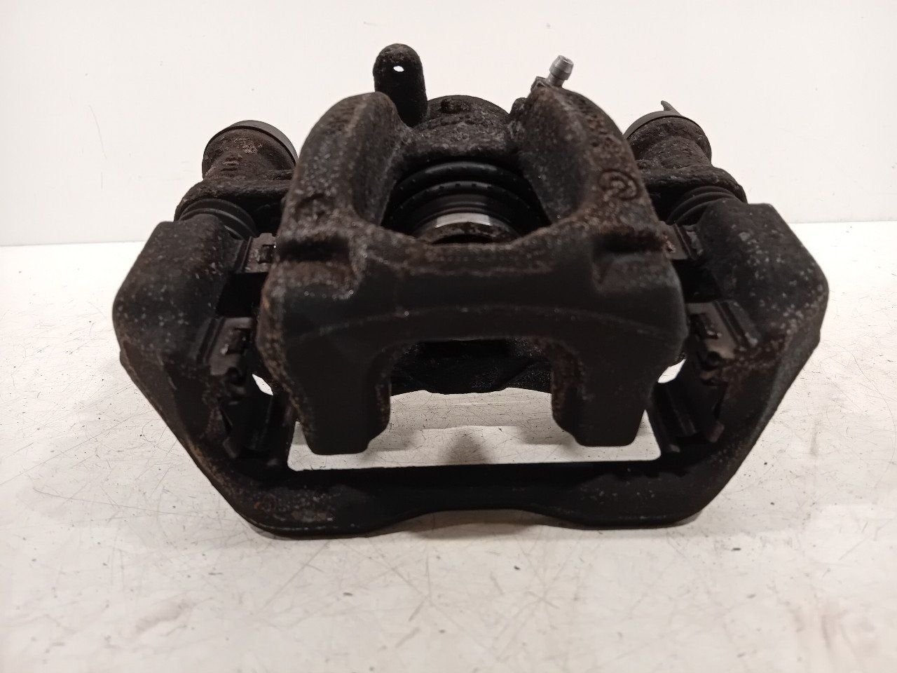 Remklauw rechts achter Mercedes-Benz Vito, Onderdelen@venauto.nl, Van der Ven Autorecycling B.V., Gebruikt, Ettenseweg 76, 4706 PB Roosendaal, The Netherlands