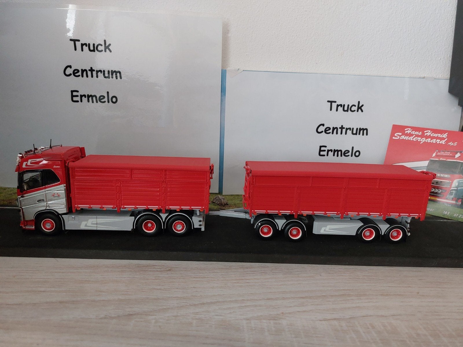 Hans Henrik Sondergaard
Volvo FH04 Globetrotter motorwagen
a, Hobby en Vrije tijd, Modelauto's | 1:50, Ophalen of Verzenden, Nieuw