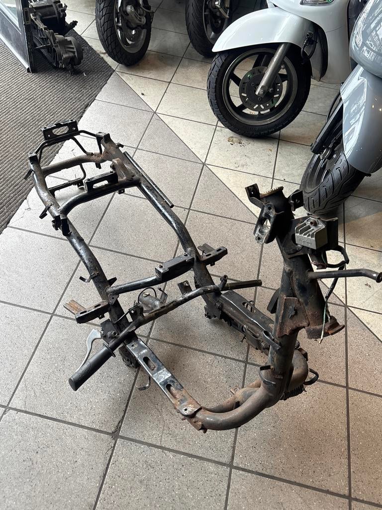 Frame Sym Fiddle 25km met kenteken en framenummers, Ophalen of Verzenden, Gebruikt, Frame, SYM