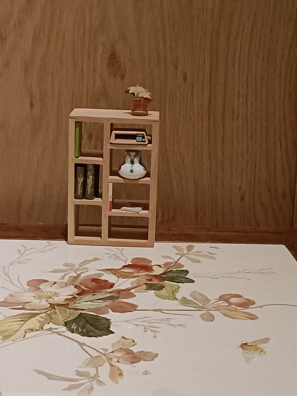 Kastje met spulletjes poppenhuis 1:12, Ophalen of Verzenden, Gebruikt, Poppenhuis