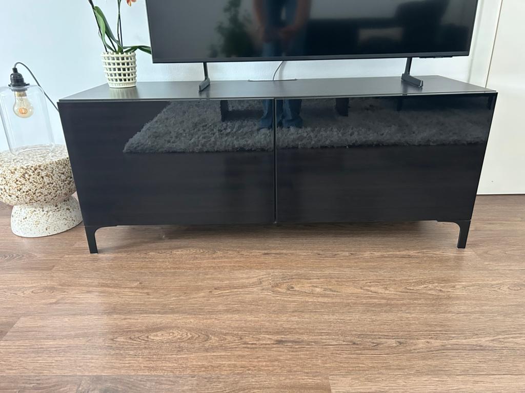 Zwarte tv meubel, Huis en Inrichting, Kasten | Televisiemeubels, Ophalen, 100 tot 150 cm, Zo goed als nieuw, Minder dan 100 cm