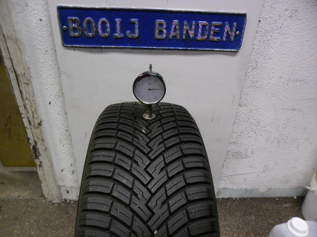 215 50 17 demo all seasonbanden pirelli sf2 met 7,6 mm prof., 215 mm, Banden en Velgen, 17 inch, Ophalen of Verzenden