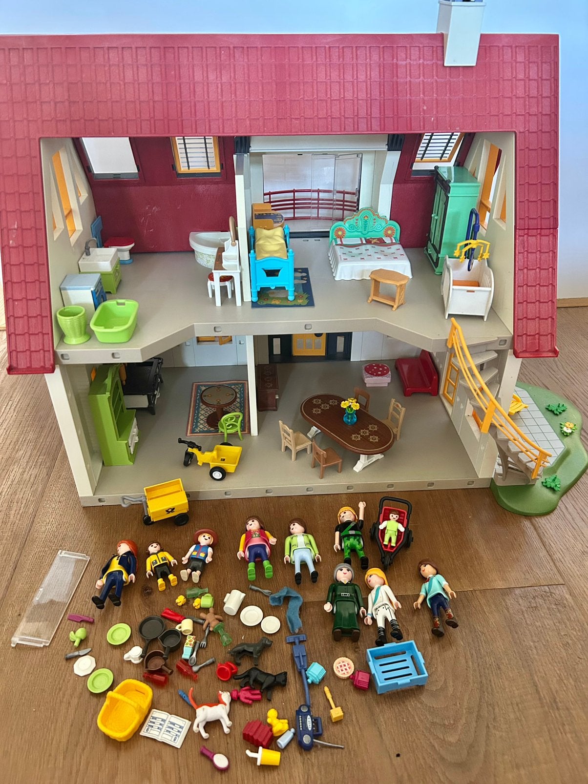 Playmobil moderne villa met meubels en poppetjes huis, Ophalen of Verzenden, Gebruikt