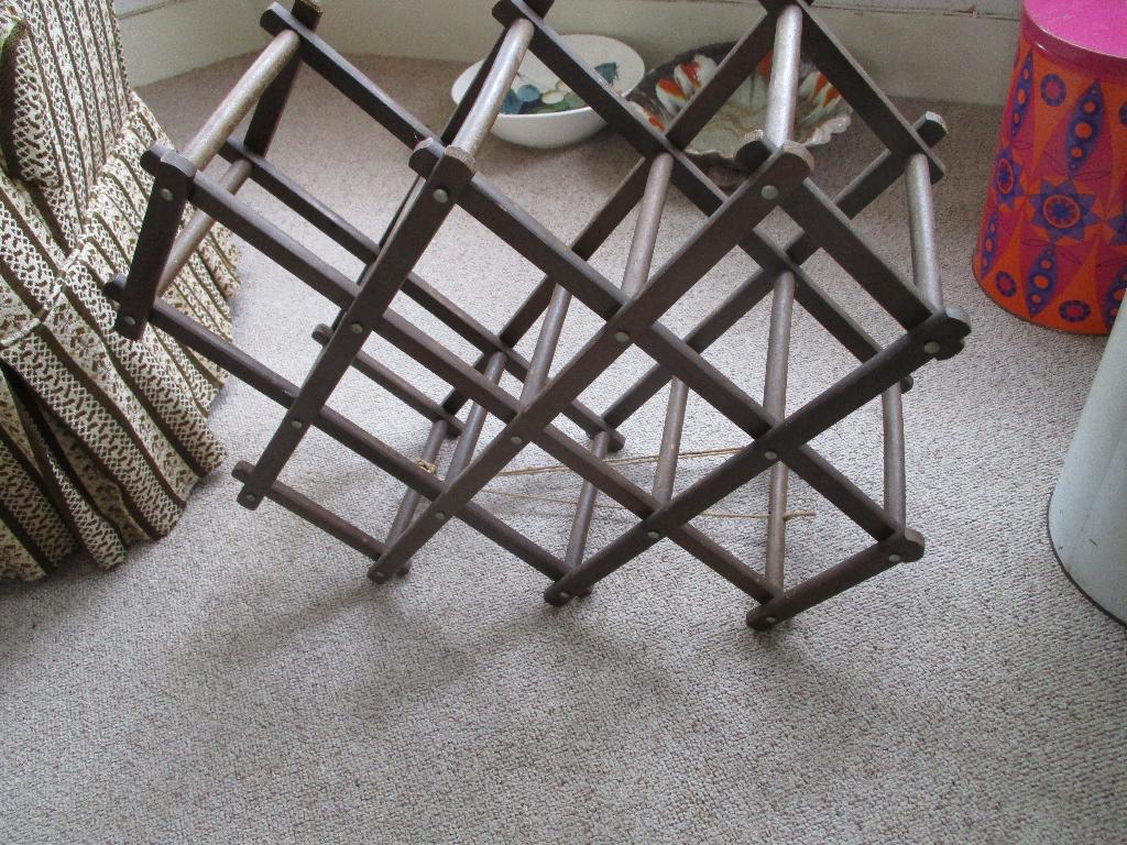 Klein opvouwbaar wijnrekje (vintage), Huis en Inrichting, Ophalen of Verzenden, Zo goed als nieuw, Hout, Minder dan 5 flessen