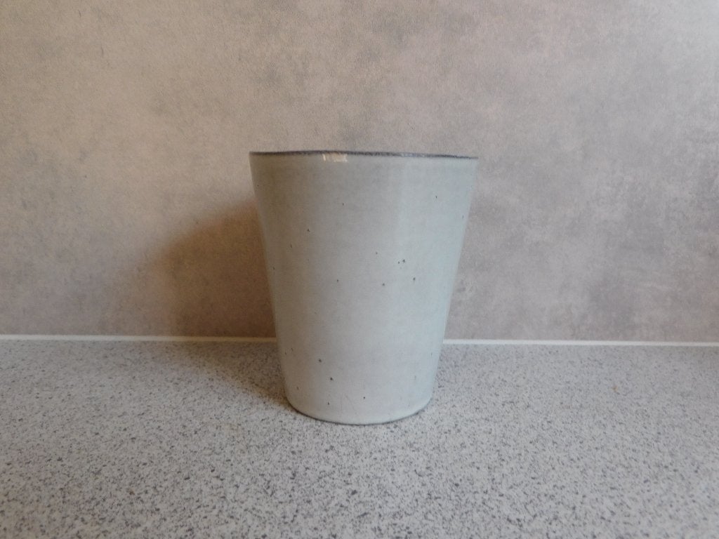 Mok 10x8,5 cm. Handmade for Sissy Boy, Huis en Inrichting, Overige merken, Zo goed als nieuw, Overige stijlen, Aardewerk