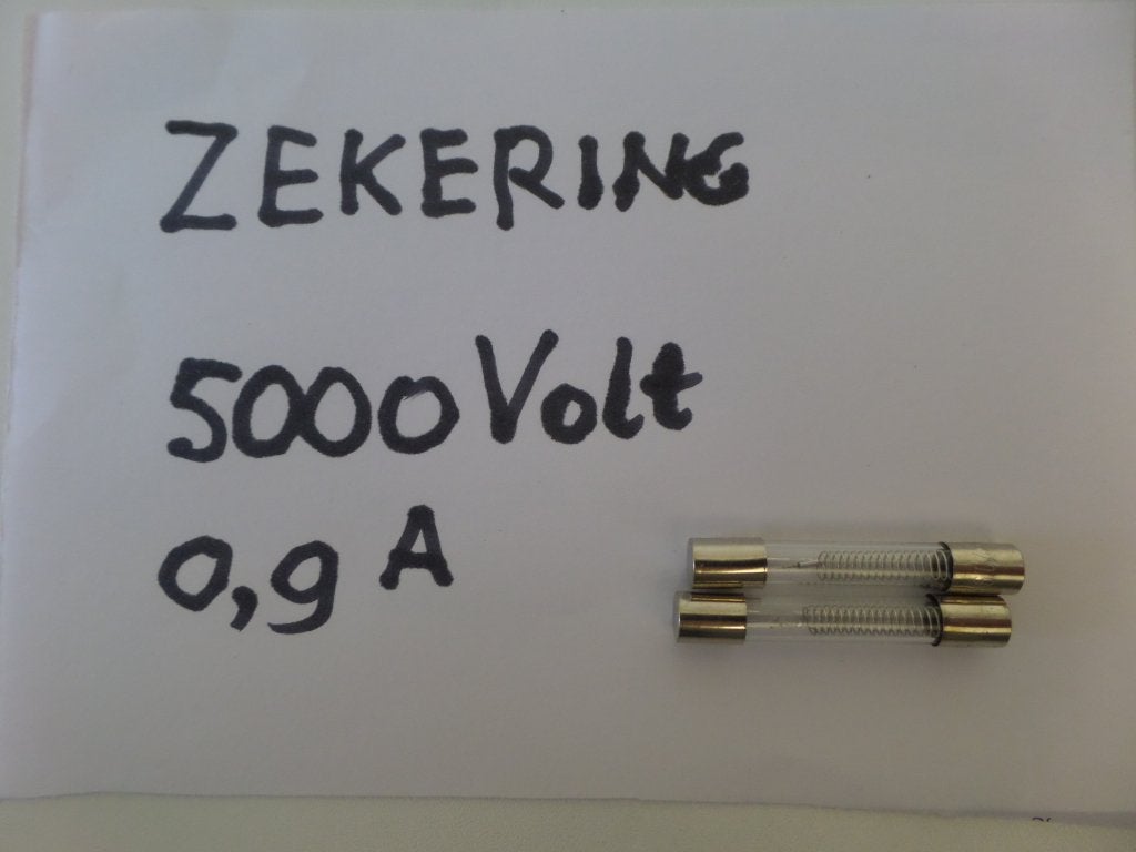 Hoogspanningszekering, 5 kVolt, 0,9 Amp (2 x)-(#9186), Ophalen of Verzenden, Nieuw