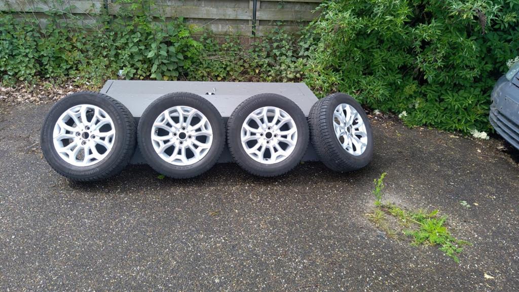 originele ford ecosport 16 inch velgen  in goede staat, Auto diversen, Wieldoppen, Ophalen
