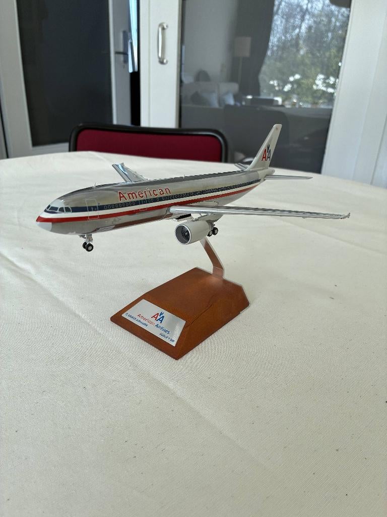 1:200 American Airlines Airbus A300-600 "Bare Metal" NI4056, Verzenden, Gebruikt, Schaalmodel