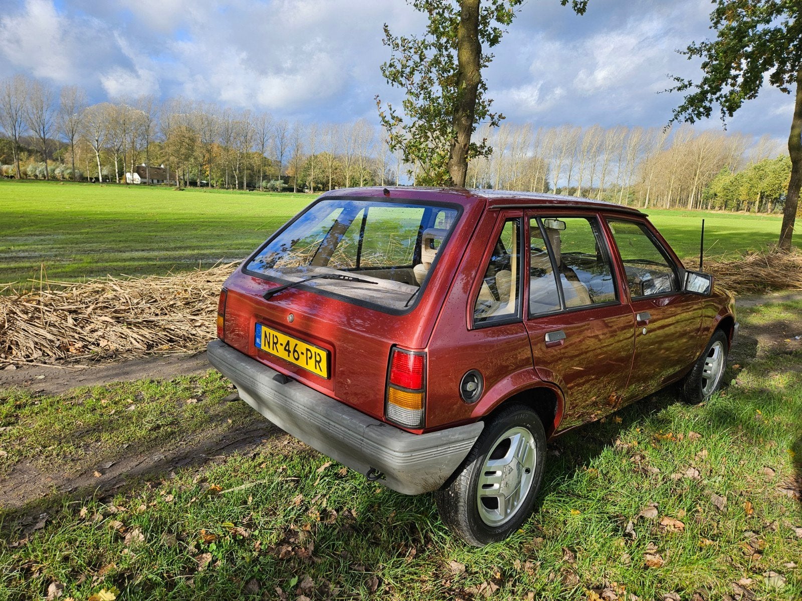 in prijs Verlaagd! Opel Corsa 1.2 LS 1985 Rood verz 120 p/j, foto 5