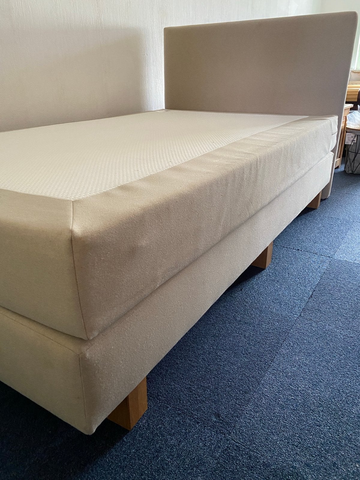 Hekking boxspring - Eenpersoons - Zo goed als nieuw, Huis en Inrichting, Ophalen, Eenpersoons, Beige, Zo goed als nieuw
