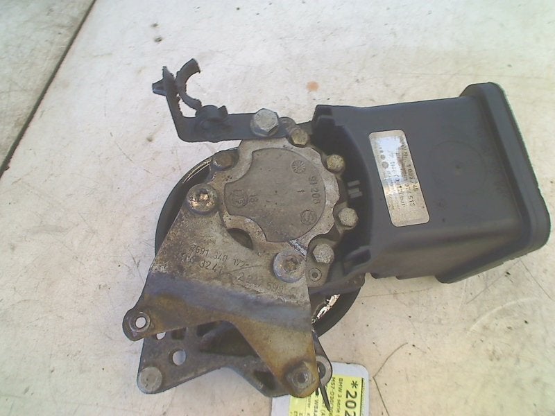 Stuurbekrachtigingspomp BMW 3 serie (E46/4) 2001 1095748, Gebruikt, Petuelring 130, München 80809, , Duitsland, BMW, Bayerische Motoren Werke AG