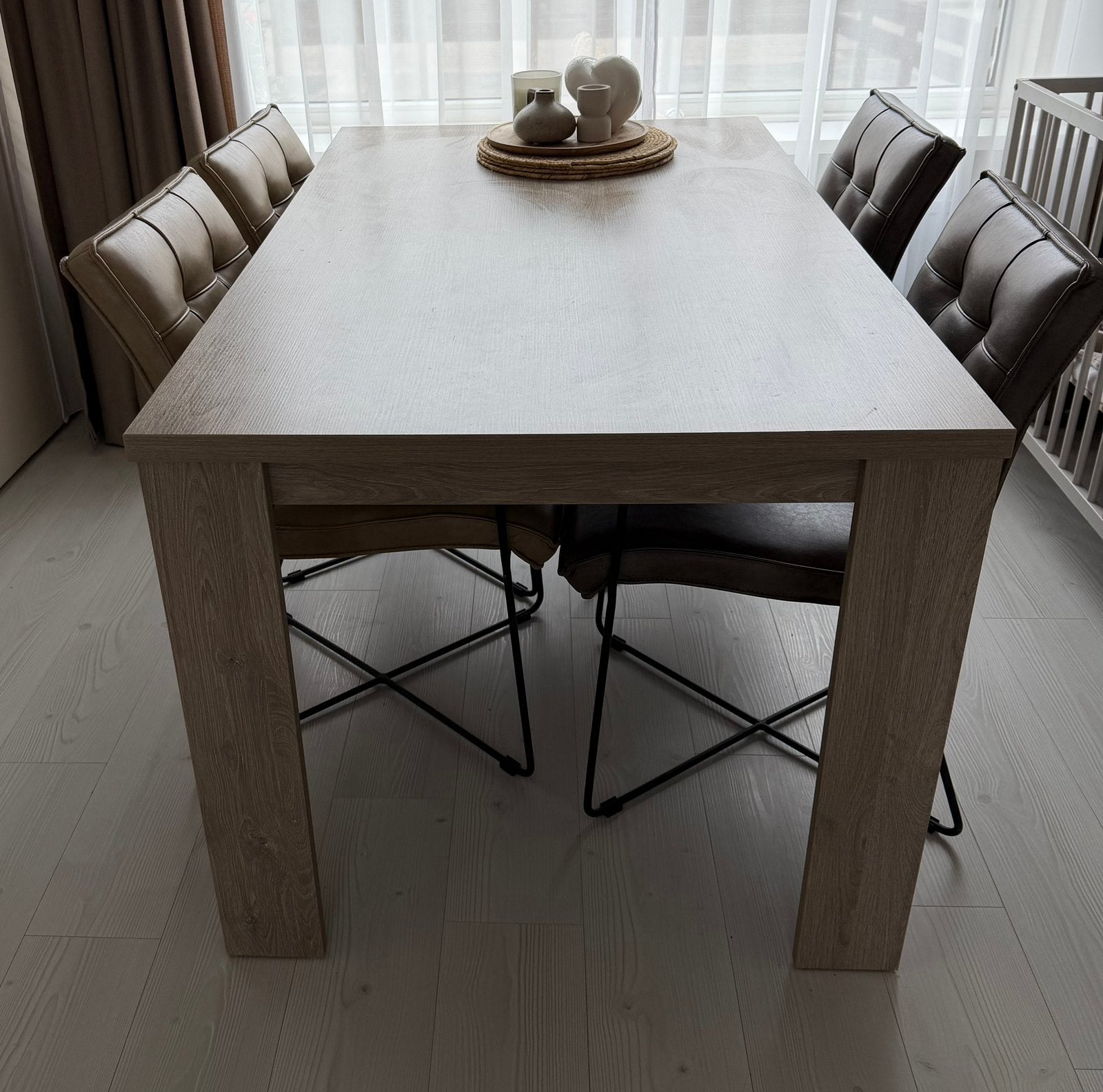 Haco Wonen eettafel Emmen lichtgrijs eiken uitstekende staat, Huis en Inrichting, Ophalen, Zo goed als nieuw, 4 tot 6 stoelen