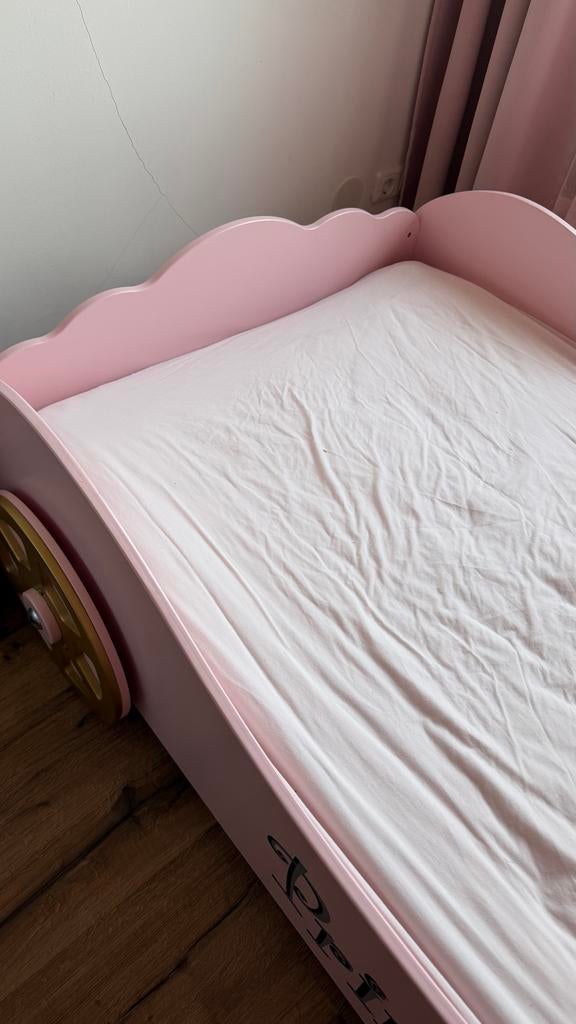 Prinsessenbed roze met matras - Zo goed als nieuw, Kinderen en Baby's, Kinderkamer | Bedden, Ophalen, 70 tot 85 cm, Zo goed als nieuw