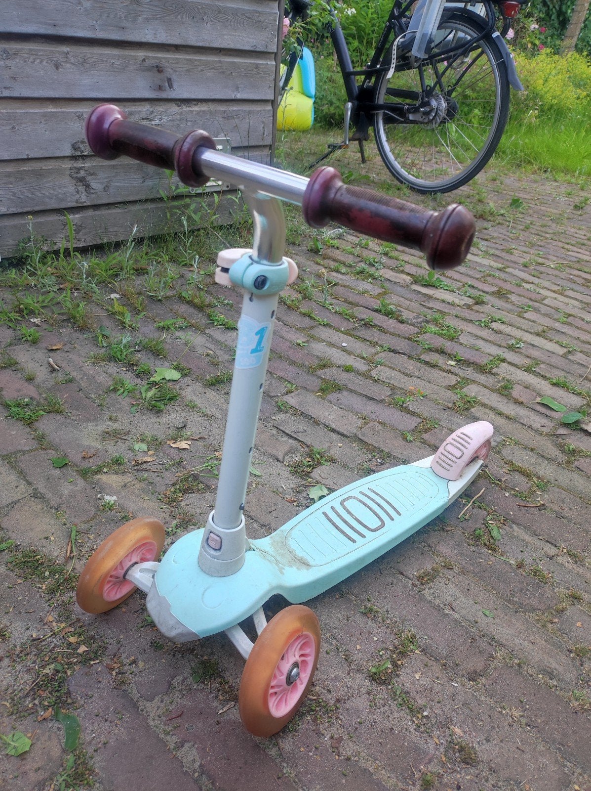 Decathlon B1 kinderstep - Lichtblauw met lichtjes, Fietsen en Brommers, Steps, Gebruikt, Gewone step, Ophalen