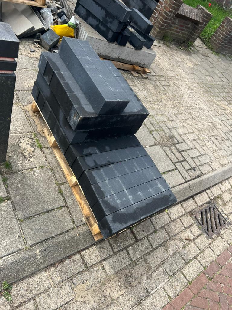 Zwarte betonnen blokken voor tuin of border, Tuin en Terras, Bielzen en Borders, Ophalen, Biels, Nieuw, Minder dan 25 cm