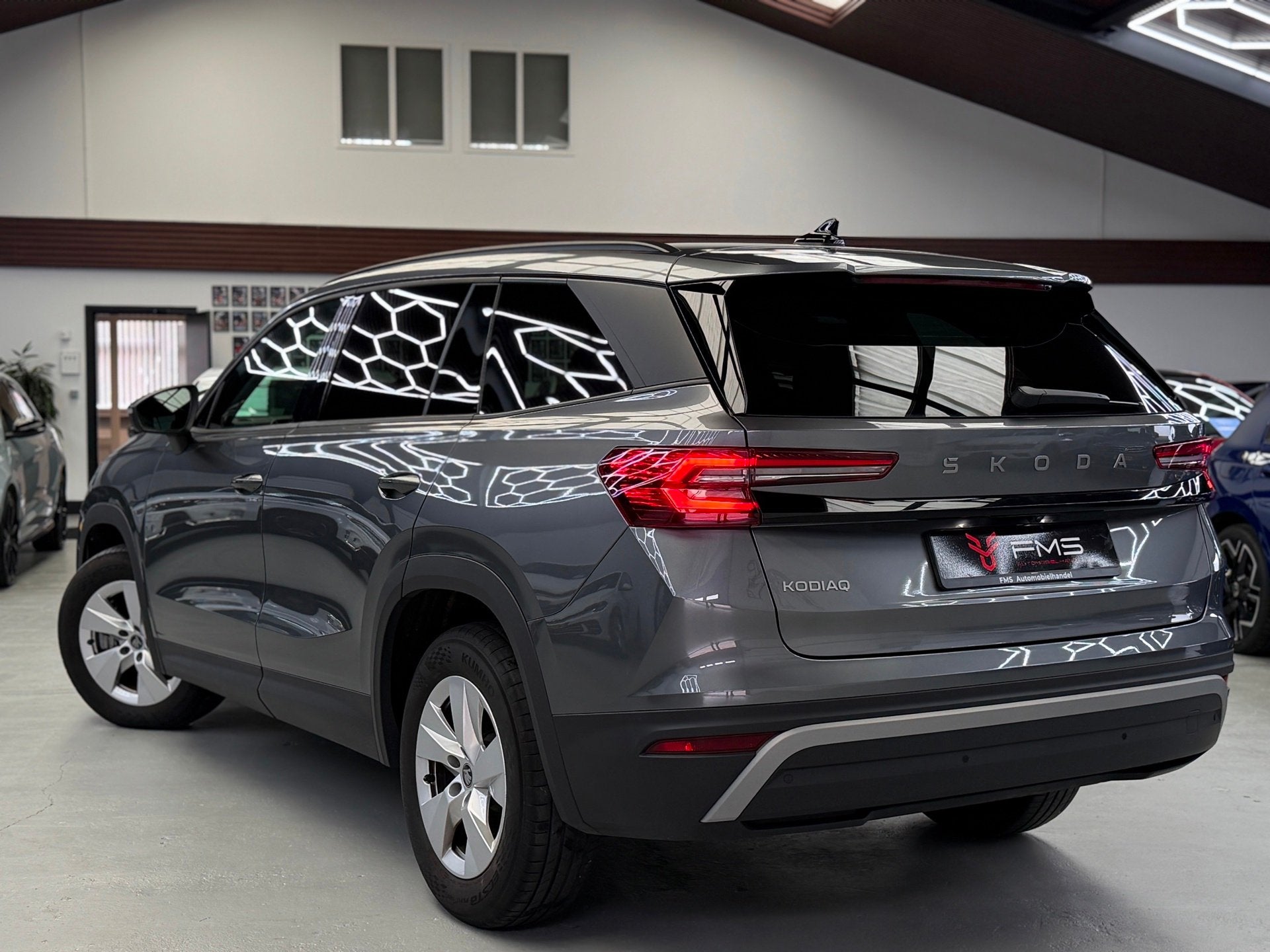 Skoda Kodiaq 1.5 TSI MHEV Edition 7p. CarPlay, Stof, Zwart, 4 cilinders, 7 stoelen