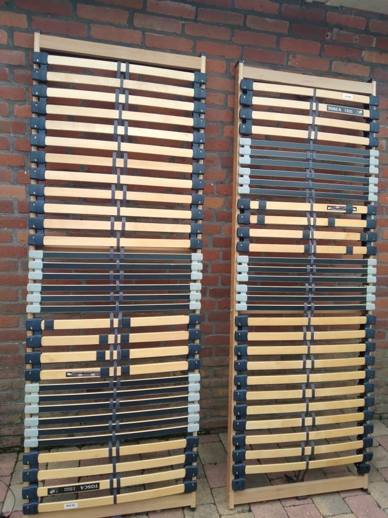Twee lattenbodems Tosca, 90x200 cm, zo goed als nieuw, Huis en Inrichting, Ophalen, 90 cm, Bruin, Tweepersoons