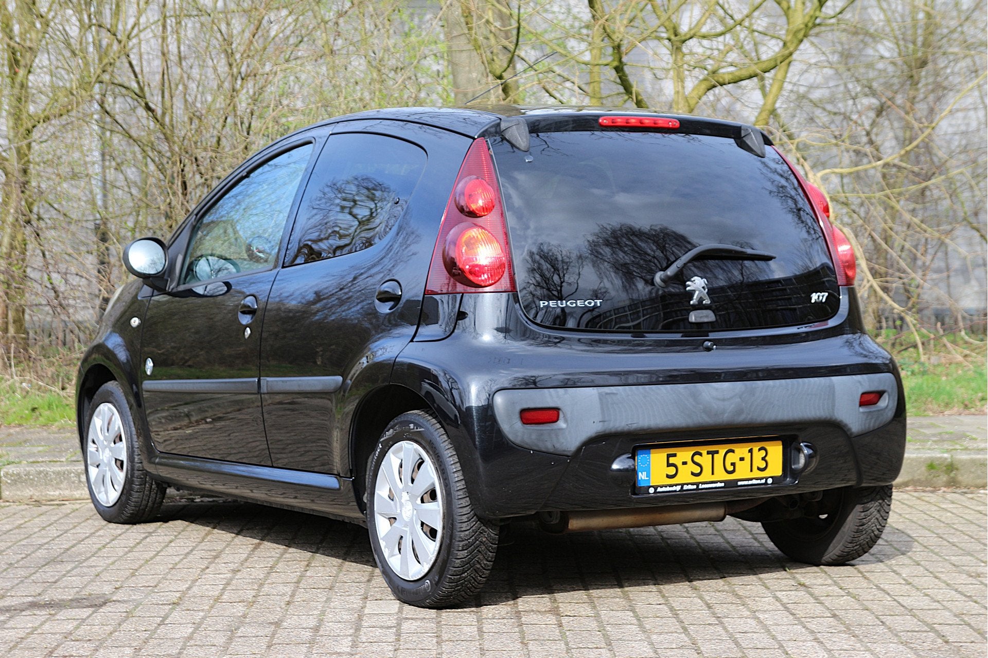 Peugeot 107 1.0 68pk Envy | NL-auto | 5 deuren | Airco | Cen, Auto's, Peugeot, Voorwielaandrijving, Euro 5, Stof, Gebruikt