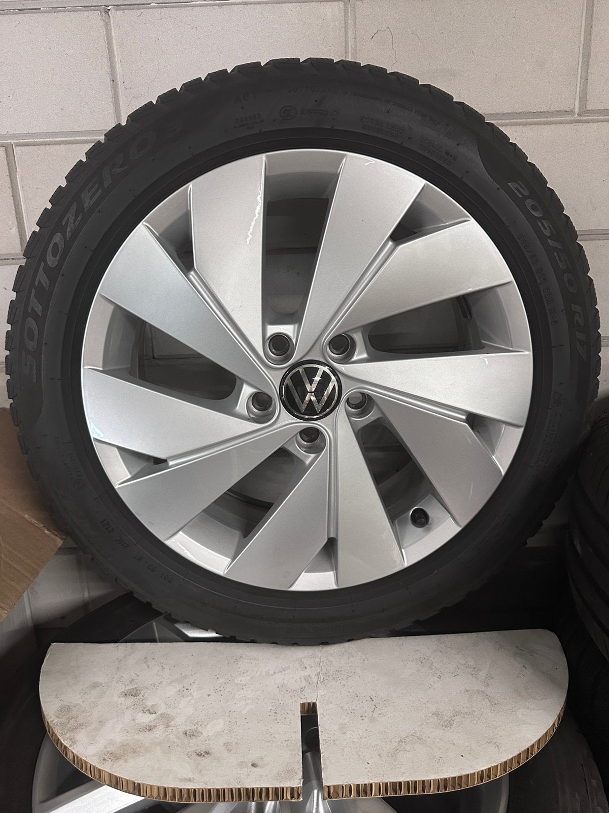 Lichtmetalen Belmont velgen Golf (8) GTE winterbanden, Auto-onderdelen, Banden en Velgen, Ophalen, Gebruikt, Banden en Velgen