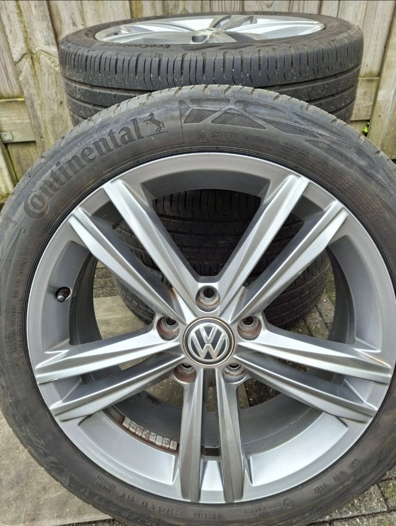 17inch golf 5 6 7 r-line gti gte gtd caddy 5x112, Auto-onderdelen, Banden en Velgen, Banden en Velgen, Zomerbanden, 17 inch, 225 mm