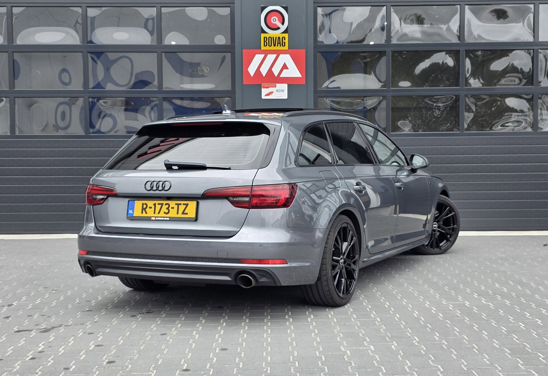 Audi A4 Avant 2.0 TFSI MHEV Sport S line black edition | PAN, Gebruikt, 4 cilinders, A4, Leder