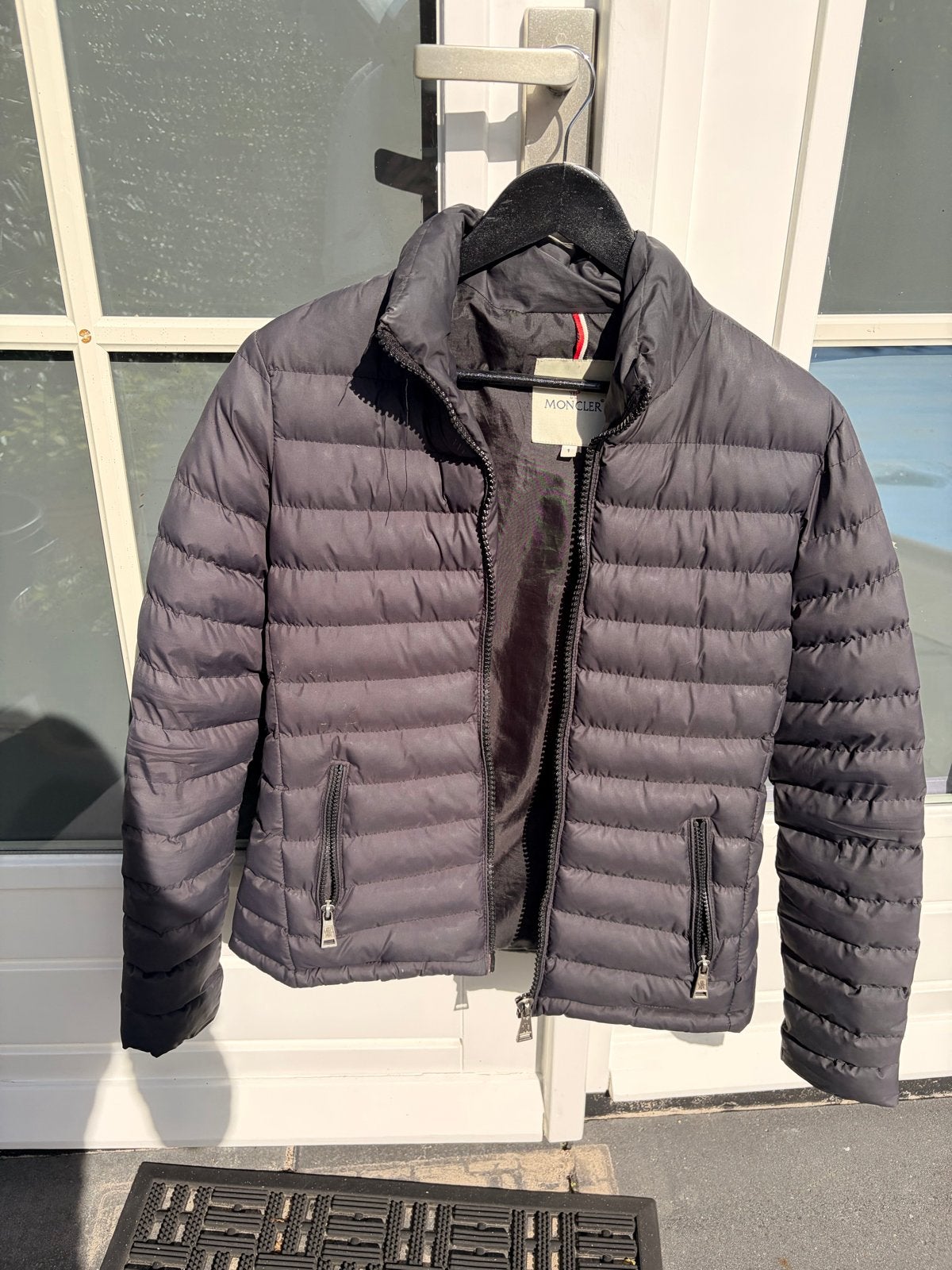 Moncler jas dames maat XS/S - Zo goed als nieuw, Kleding | Dames, Verzenden, Zo goed als nieuw, Maat 34 (XS) of kleiner, Zwart