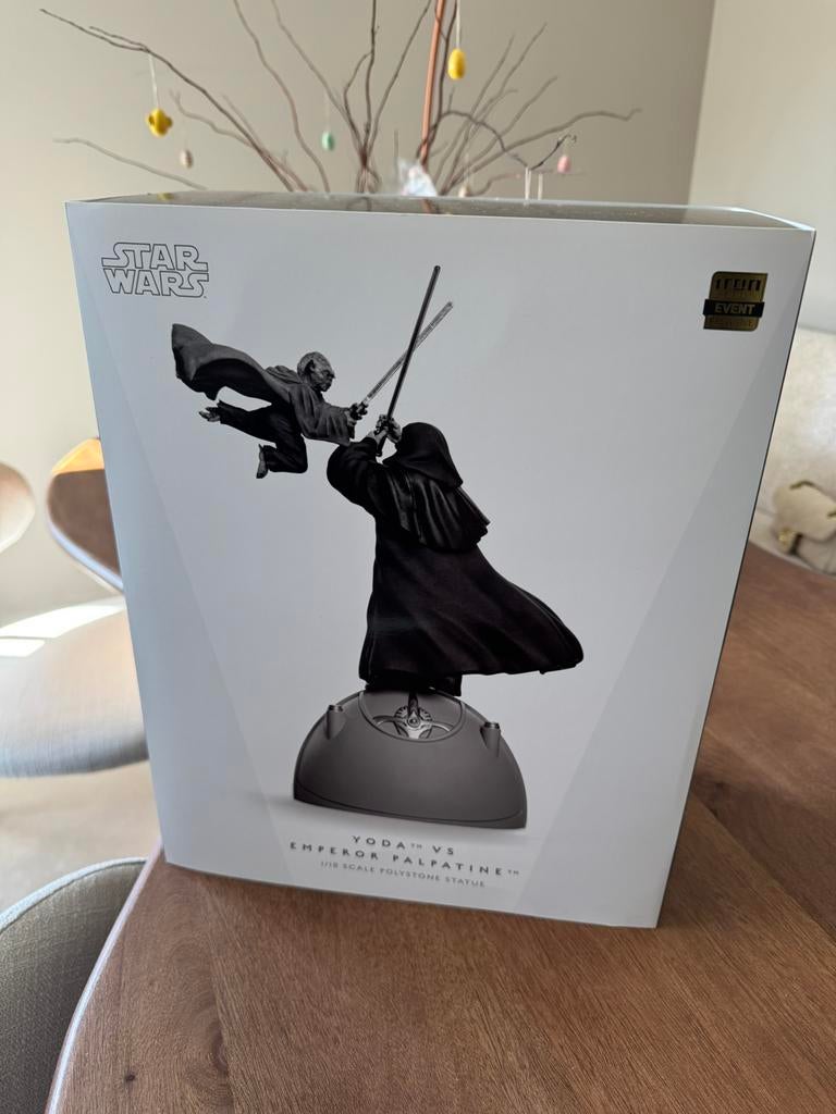 Iron Studios 1/10 Star Wars Emperor Palpatine vs Yoda Statue, Ophalen of Verzenden, Nieuw