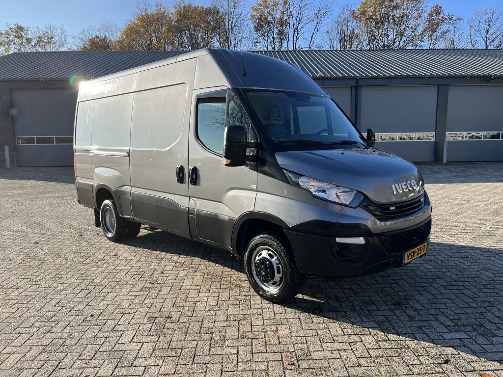 Iveco Daily 35C16V 2.3 352 H2 L, 13 km/l, Stof, Gebruikt, Iveco
