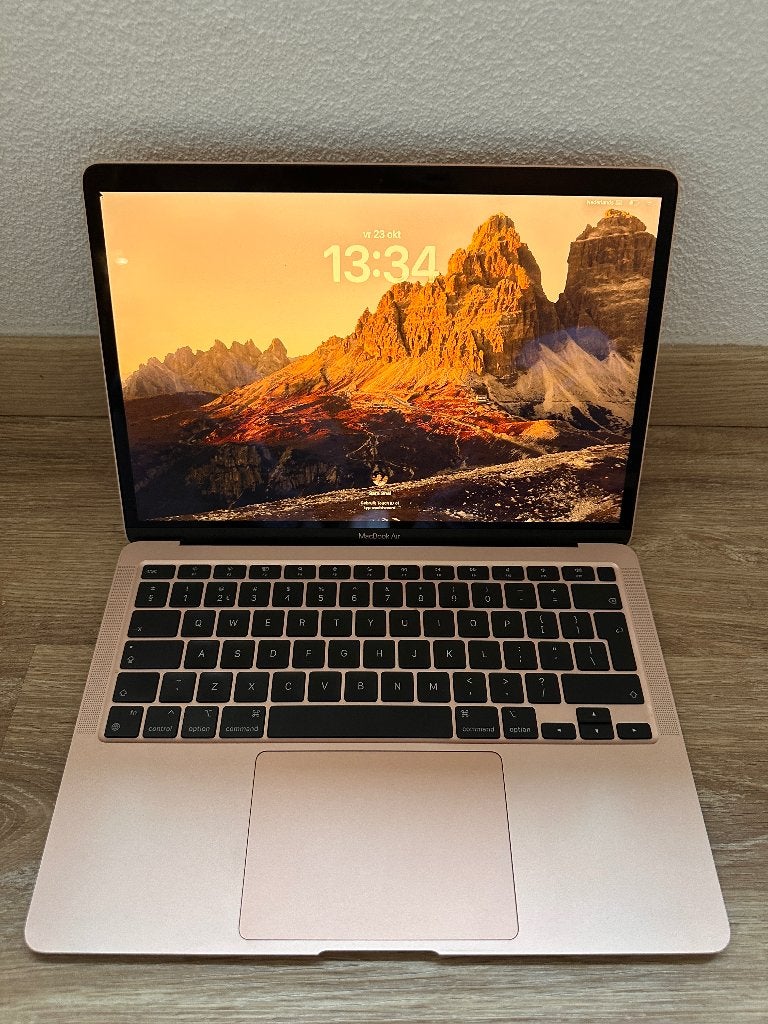 MacBook Air 2020 8GB 13inch Rose Gold (btw factuur mogelijk), Computers en Software, Ophalen, Gebruikt, 256 GB, Qwerty