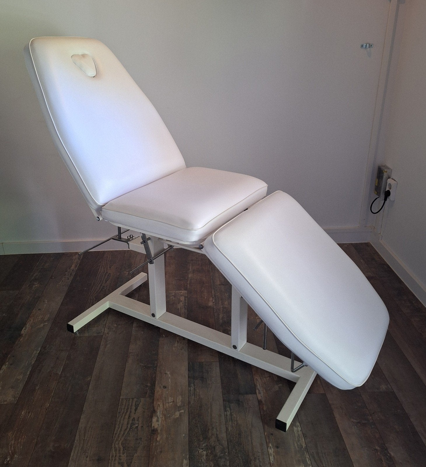 nette verstelbare behandelstoel, Ophalen, Zo goed als nieuw, Massagetafel