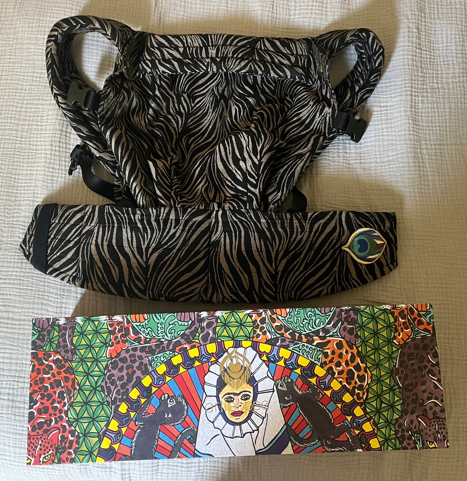 Artipoppe Zebra draagzak, Kinderen en Baby's, Babydragers en Draagdoeken, Overige merken, Buik of Rug, Nieuw, Ophalen of Verzenden