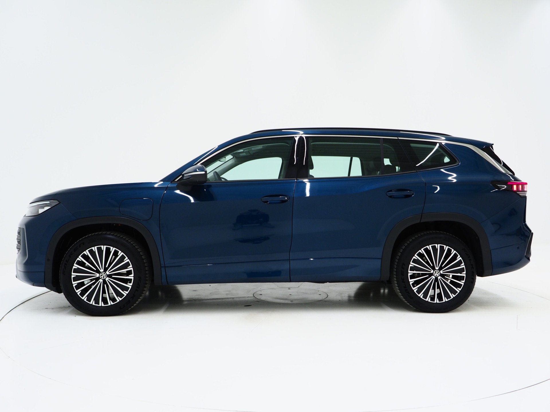 Volkswagen Tayron 1.5 eHybrid | 5 Jaar Garantie | Trekhaak |, Auto's, Zwart, 4 cilinders, Blauw, Leder en Stof