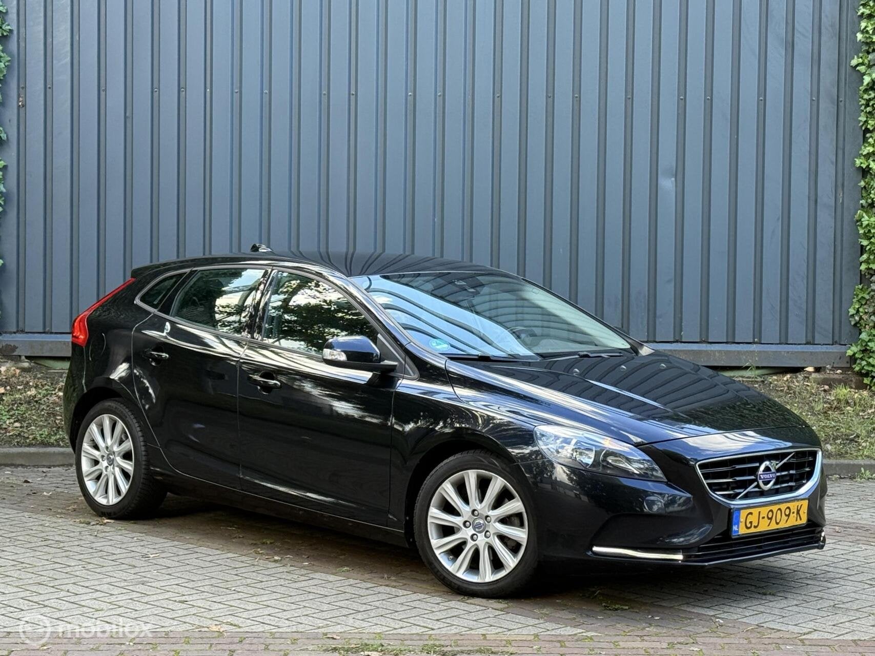 Volvo V40 1.6 D2 |Automaat|LED|Navi|Trekhaak|Boekjes, Auto's, Euro 5, Gebruikt, 4 cilinders, 700 kg