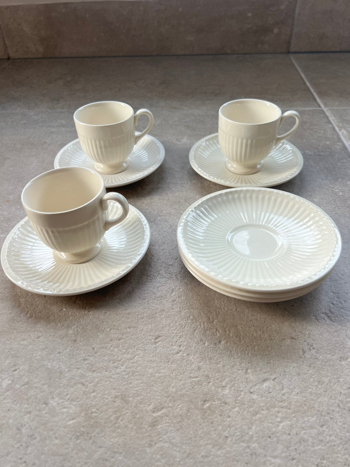 3 x Wedgwood Edme espressokopjes en extra schotels, Huis en Inrichting, Keuken | Servies, Ophalen of Verzenden, Zo goed als nieuw