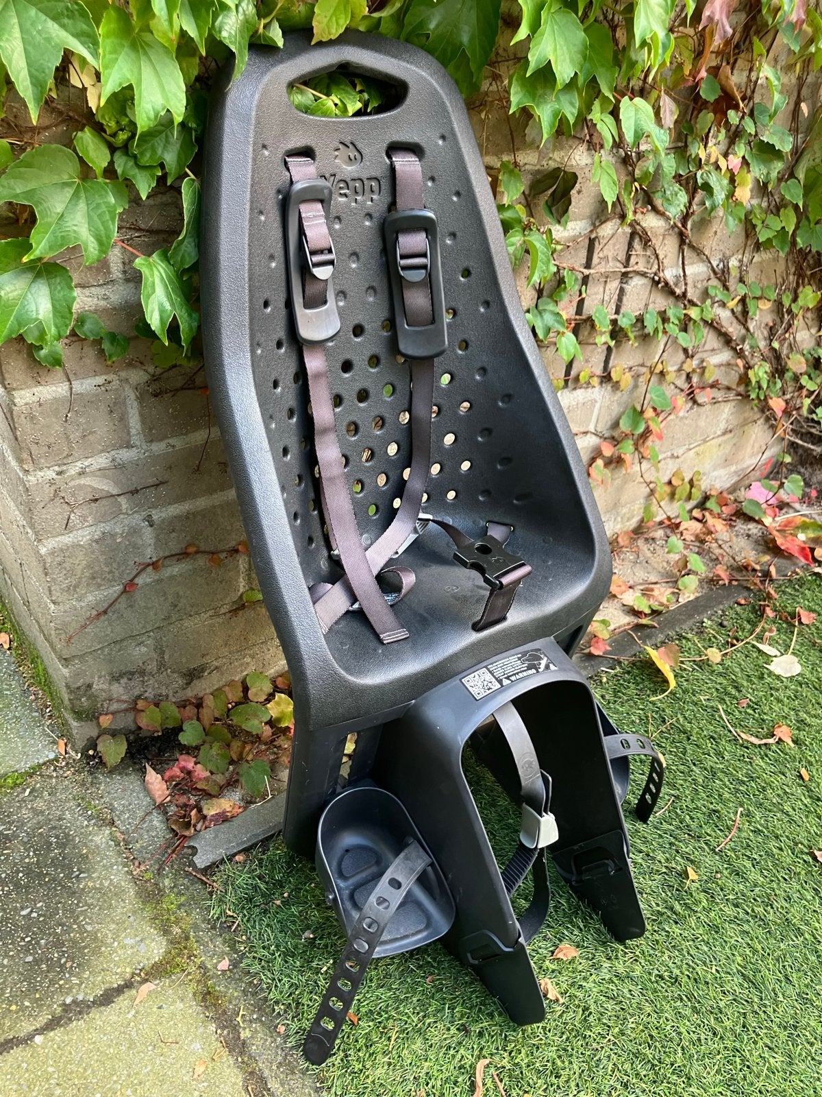 Thule Yepp Achterzitje Fietszitje Zwart, Fietsen en Brommers, Achterzitje, Ophalen of Verzenden, 9 t/m 36 kg, Gebruikt