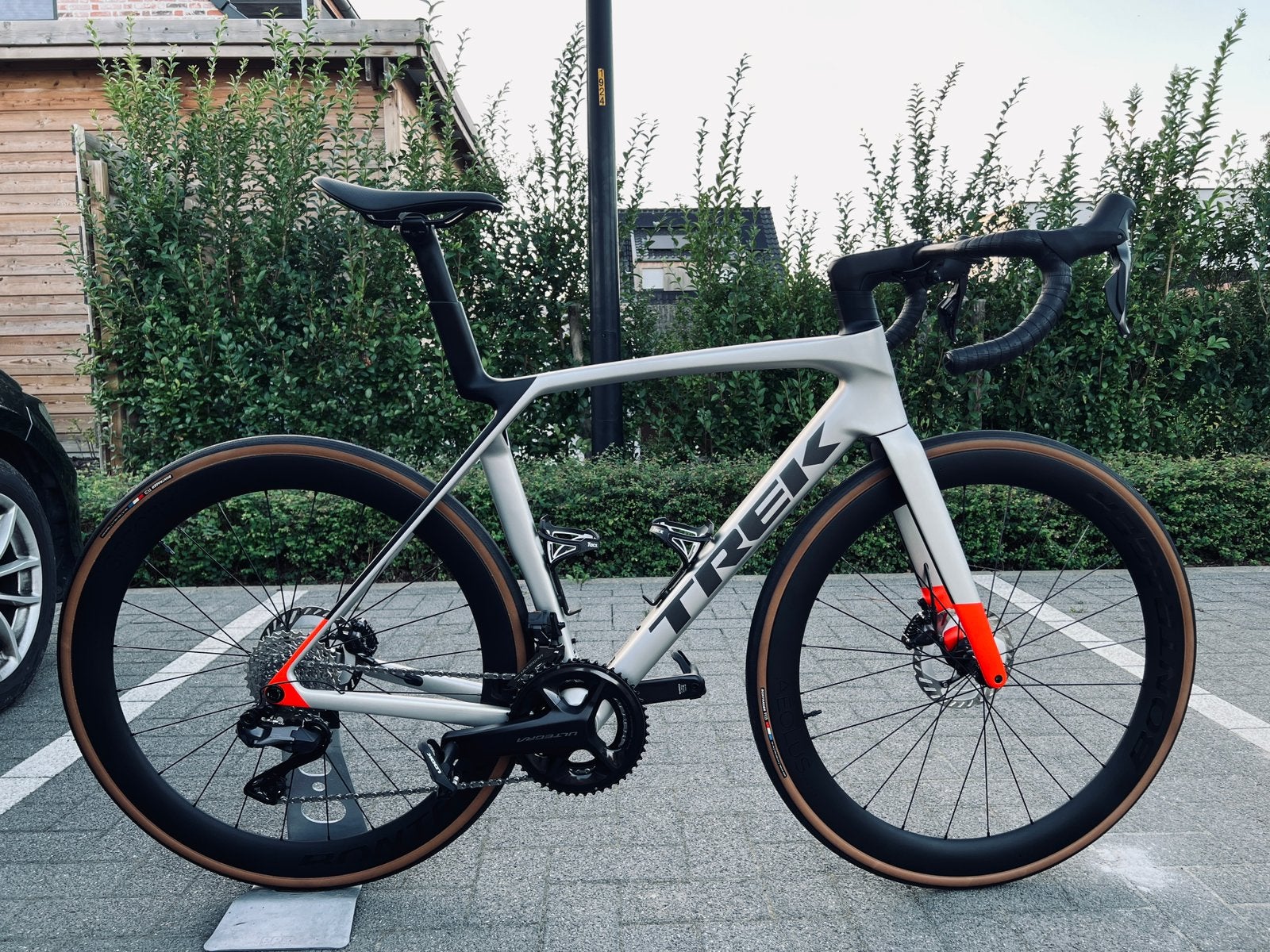 Trek Madone SL7 Gen8 + Zwift, Zo goed als nieuw, Meer dan 20 versnellingen, Schijfrem, 53 tot 57 cm