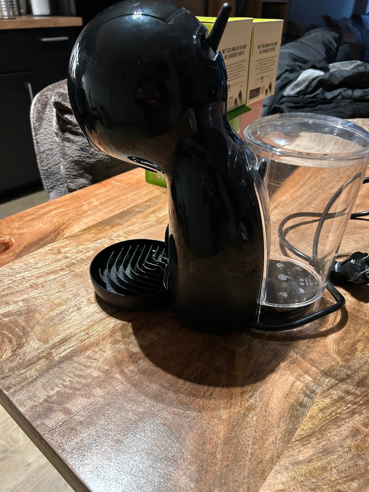Nescafe dolce gusto, Koffiemachine, Ophalen of Verzenden, Zo goed als nieuw, Koffiepads en cups