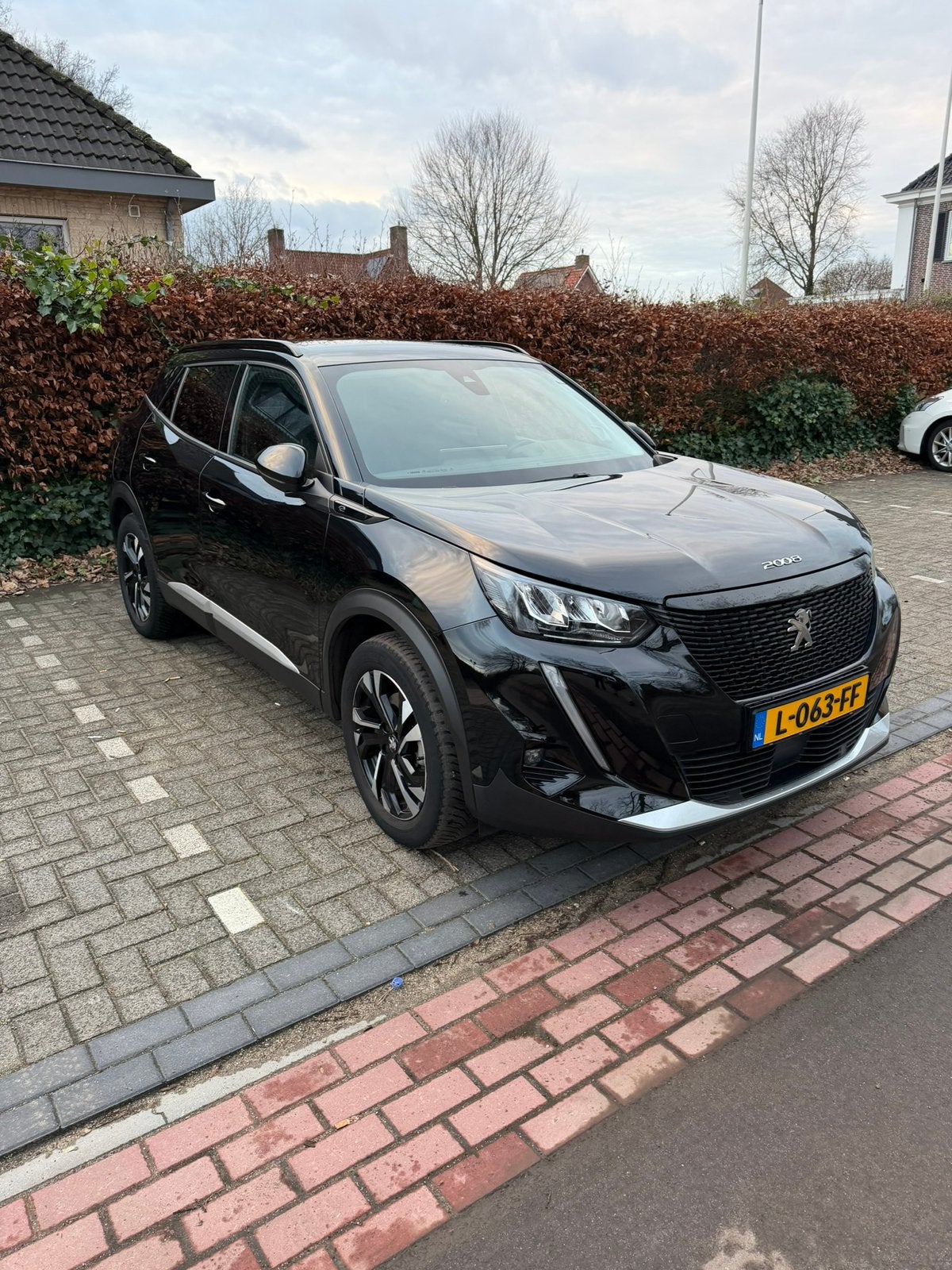 Peugeot 2008 EV 50kWh 136pk 2021 Zwart, Zwart, 900 min, Zwart, Origineel Nederlands
