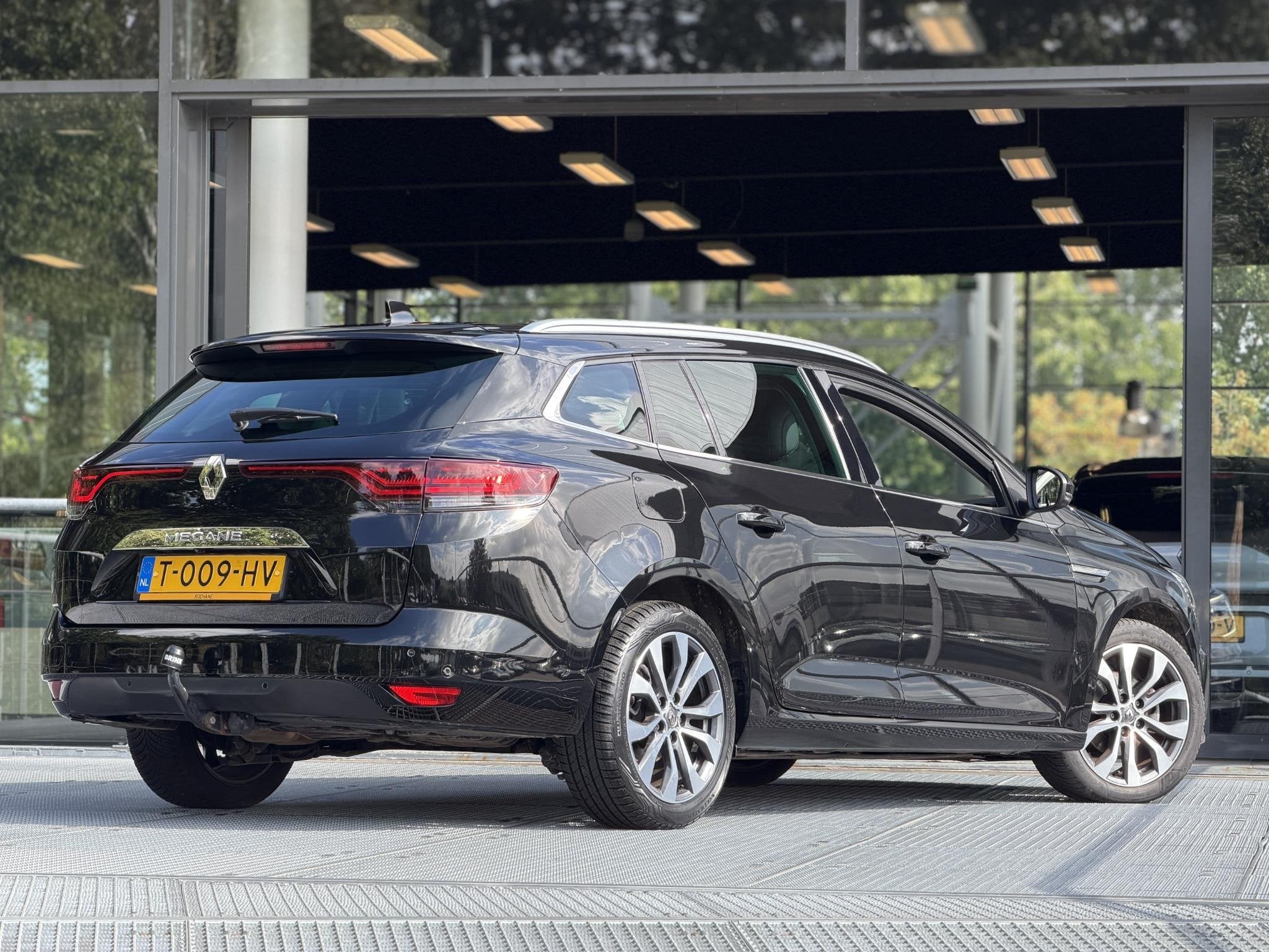 Renault Mégane Estate 1.3 TCe 140 Techno | Automaat | Dodeh, Auto's, Stof, Gebruikt, Euro 6, 4 cilinders