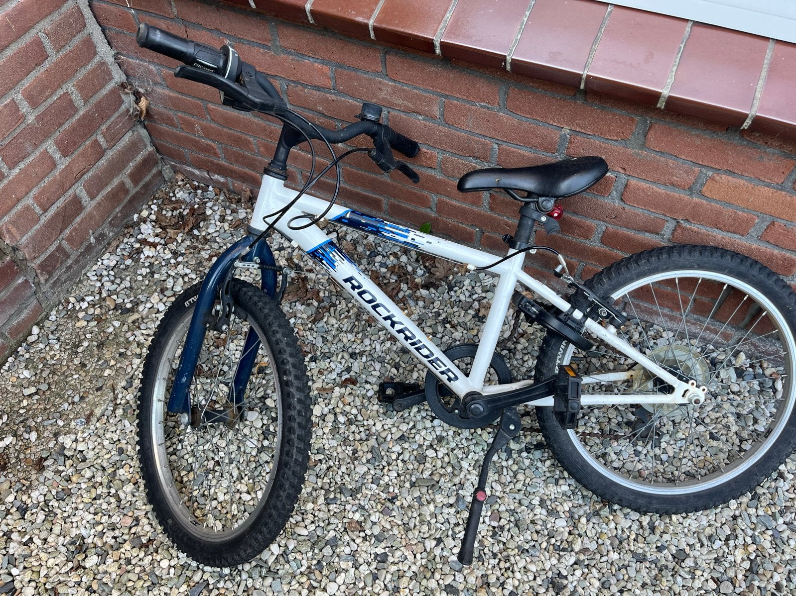 Rockrider kinderfiets - Wit/Blauw - 20 inch, Ophalen, Gebruikt, Velgrem, 20 inch of meer