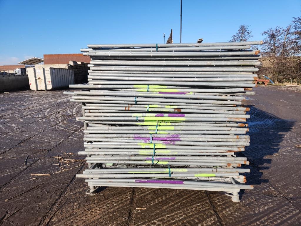 2643 - Bouwhekken en voeten, kunststof, Ophalen, Gebruikt, IJzer, Enkelstaafmat hekwerk