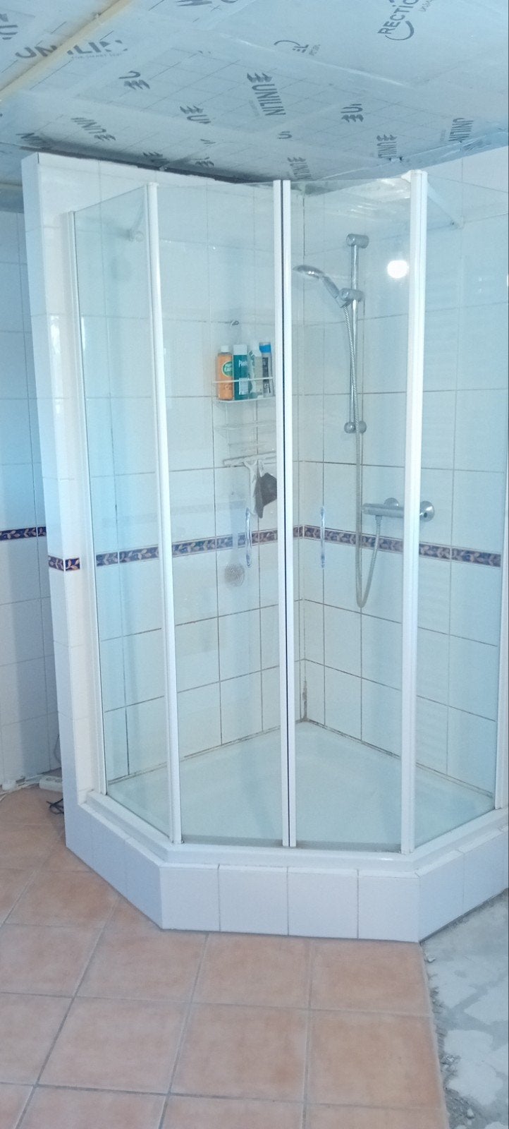 Hoekdouchewand en douchebak 100x100cm, Huis en Inrichting, Badkamer | Complete badkamers, Gebruikt, Ophalen