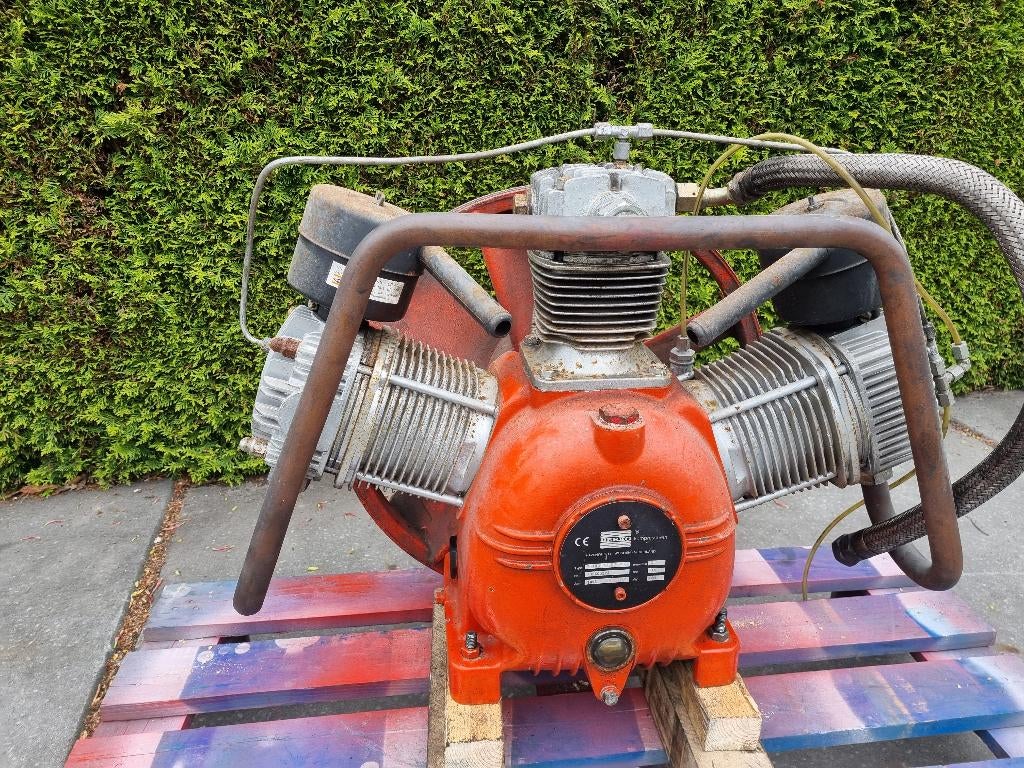 Berko zuigercompressor b.v bandendrukwissel (15 bar), Minder dan 25 liter, Ophalen, Gebruikt, 400 tot 800 liter/min