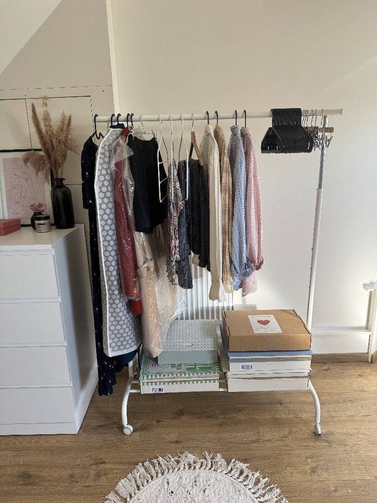 IKEA RIGGA Clothes Rack – Adjustable Height, Ophalen of Verzenden, Met wielen, Zo goed als nieuw